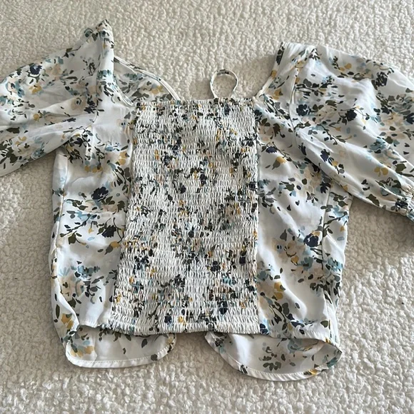 Abercrombie & Fitch puff sleeve top - Picture 2 of 2